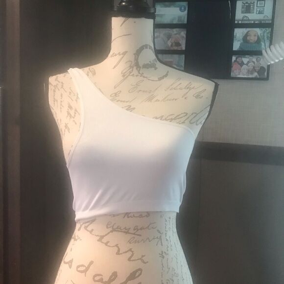 Fashion nova size S/M white one shoulder crop tank Women’sl - Picture 3 of 12